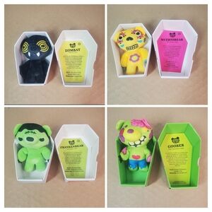 Lot Of 4 Deddy Bears. Pre-owned, Clean Condition.